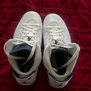 Jordan Athletic Shoes White and Navy